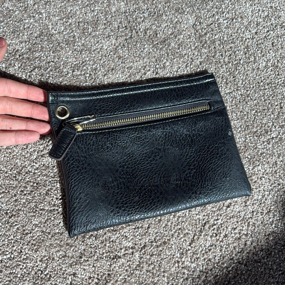 black wallet